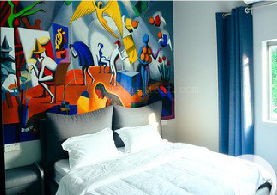 佛坪对于酒店的墙体彩绘而言更注重哪些方面？